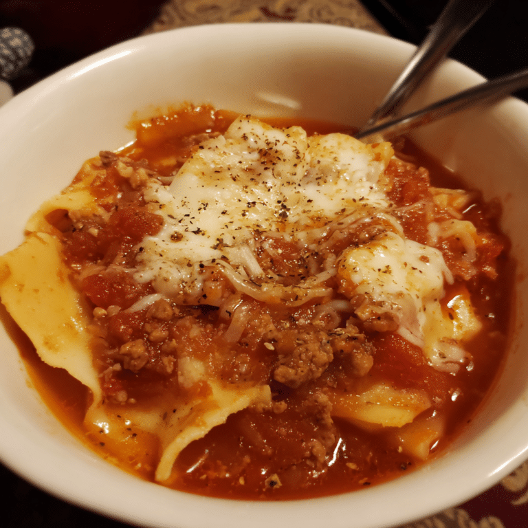 Slow Cooker Lasagna Soup, hearty and convenient